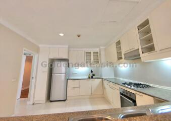 Spacious 3-Bedrooms Apartment with big balcony - BangNa