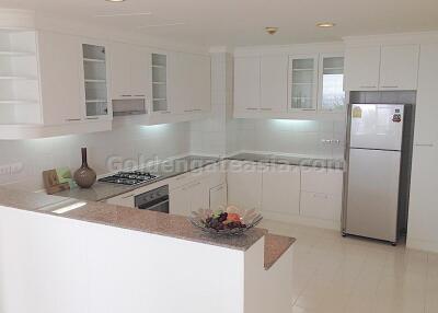 4-Bedrooms Apartment - BangNa