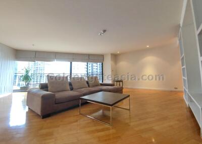 Huge 3-Bedrooms apartment with large balcony - Phrom Phong BTS