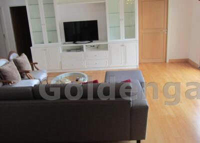 3-Bedrooms condo unit on high floor - Phrom Phong BTS