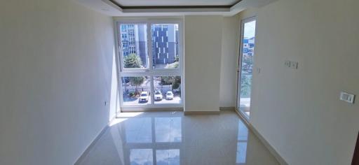 1 Bedroom Condo for Sale in Grand Avenue