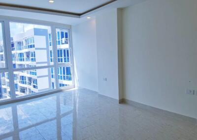 Grand Avenue Pattaya Condo for Sale