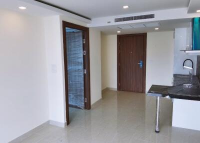 Grand Avenue Pattaya Condo for Sale