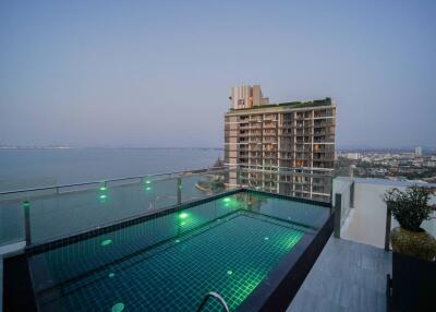 Executive Penthouse for Sale in The Palm