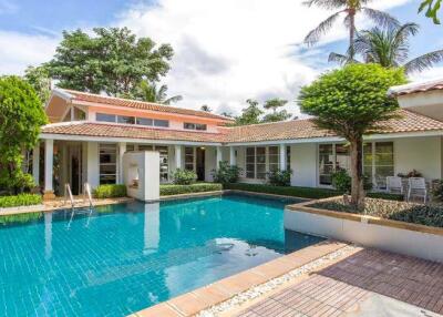 300 Sqm., 3 Beds, 4 Baths House listed for ฿ 15,000,000.
