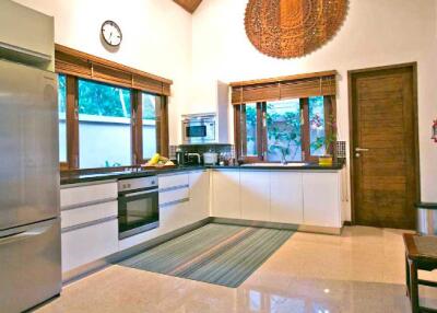 200 Sqm., 2 Beds, 3 Baths House listed for ฿ 9,500,000.