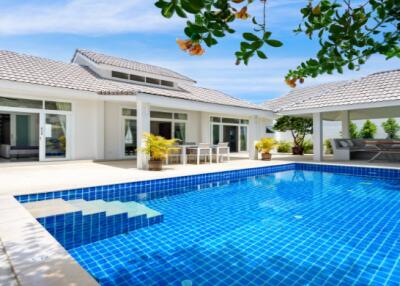 420 Sqm., 3 Beds, 4 Baths House listed for ฿ 10,950,000.