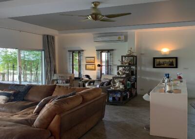 2,013 Sqm., 2 Beds, 2 Baths House listed for ฿ 9,950,000.