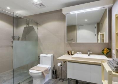 3 ห้องนอน, 3 ห้องน้ำ คอนโด ราคา ฿ 13,500,000