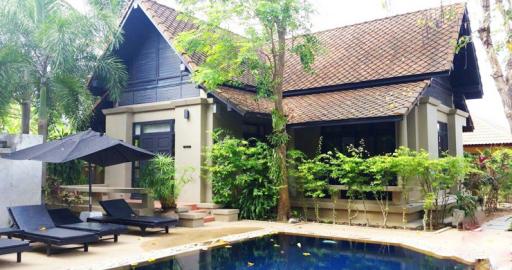 800 Sqm., 9 Beds, 11 Baths Building listed for ฿ 45,000,000.