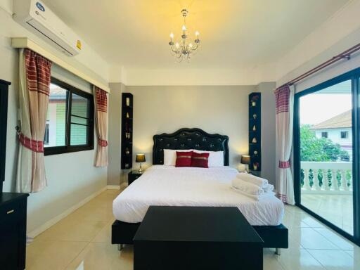 5 Bed Pattaya Pool Villa  for Sale