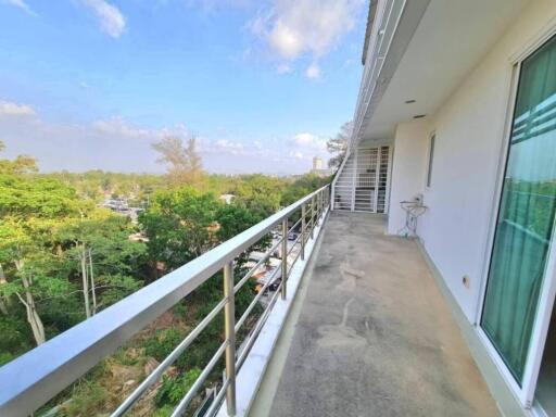 Beachfront condo with 1 bedroom for sale