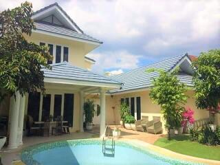 Family house with swimming pool in East Pattaya