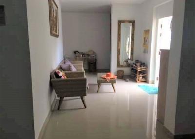Family house with swimming pool in East Pattaya