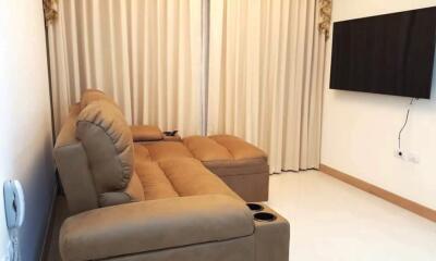 1 bedroom condo with sea view at Wongamat Beach