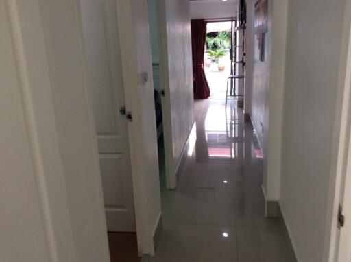 Pattaya 5 Bedrooms Townhome in Village Discounted