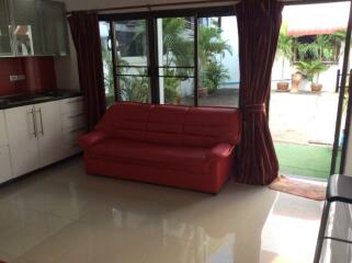 Pattaya 5 Bedrooms Townhome in Village Discounted