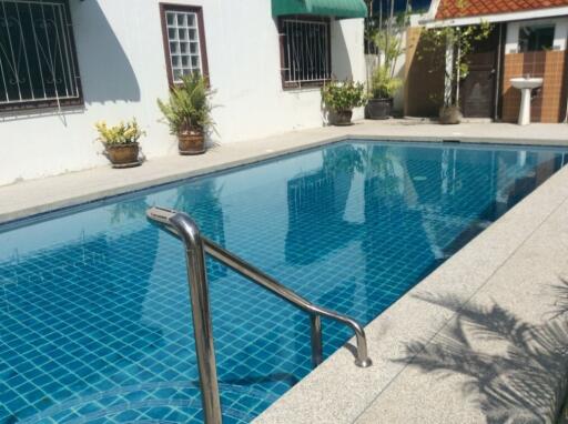 Pattaya 5 Bedrooms Townhome in Village Discounted