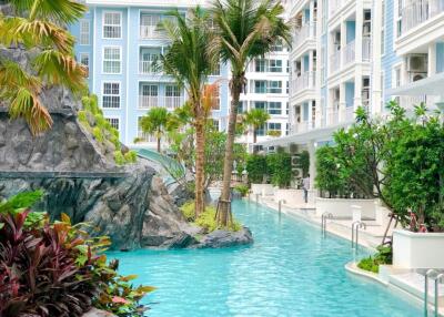 Luxury 1 bedroom condo with pool view