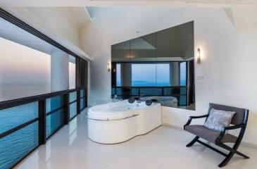 Fully furnished penthouse in Jomtien for sale