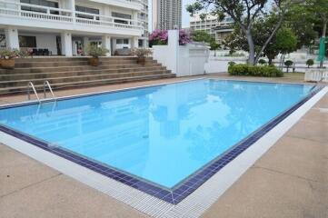 Beautiful 3 bedroom condo directly at the beach