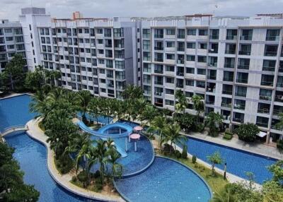 Nice 1 bedroom condo with pool view