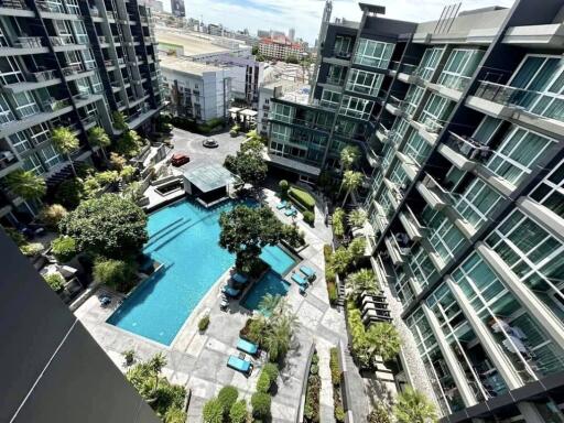 Nice condo with 2 bedrooms and pool view
