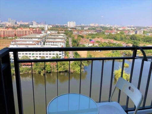 Condo with 1 bedroom and lake view for sale