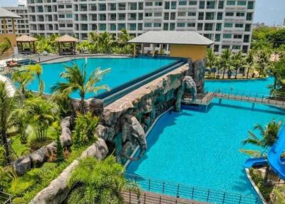 Beautiful 1 bedroom condo with pool view