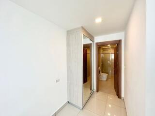 Nice 1 bedroom condo with pool and city view