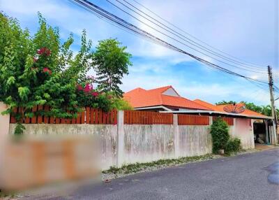 Single house in peaceful area for sale