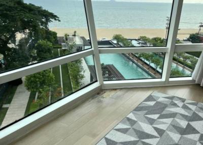Luxury condo with 3 bedrooms and sea view