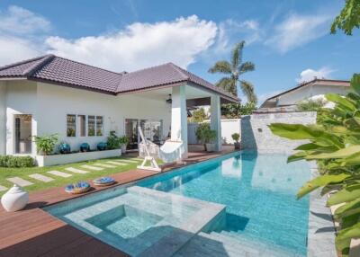 1-Storey Luxury House for sale in East Pattaya