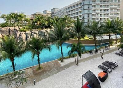 Nice 1 bedroom condo with pool view