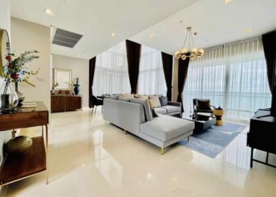 Luxury Condo 4 Bedrooms with Sea View