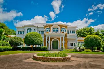 Luxury house with large land for sale