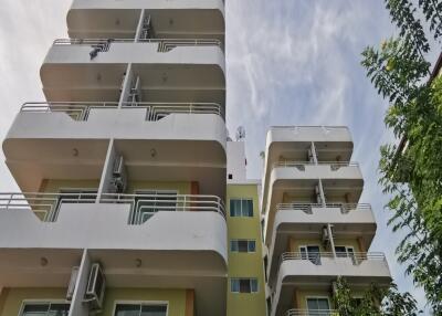 Corner unit with large balcony