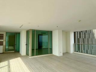 Duplex Condo with 3 bedrooms including city and sea view