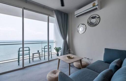 Beautiful 3 bedroom Condo with sea view in Na-Jomtien