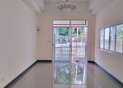 Two bedroom house in Bang Saray