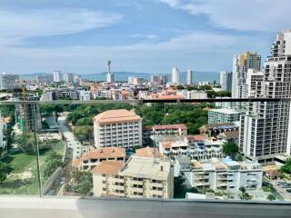 Sea view condo for sale or rent on Pratamnak Hill