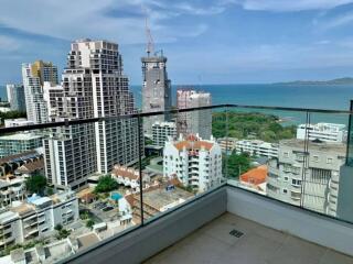 Sea view condo for sale or rent on Pratamnak Hill