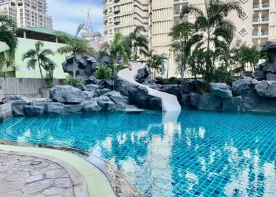 Sea view condo for sale or rent on Pratamnak Hill