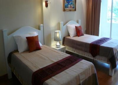 Hotel 100 rooms near Sukhumvit road