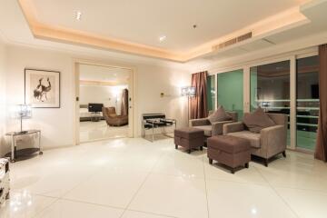 Colossal corner unit at Jomtien Beach