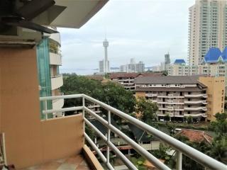 Superb 2 bedroom condo with nice terrace