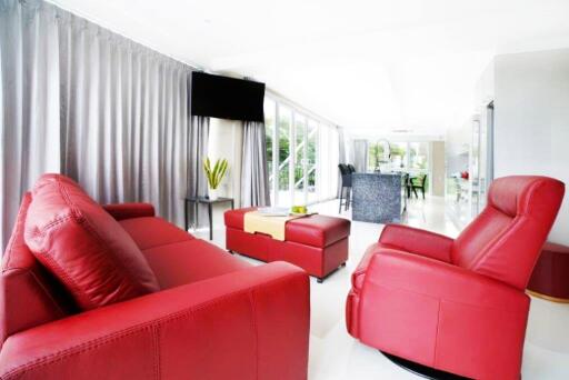 Luxurious Penthouse on Pratamnak