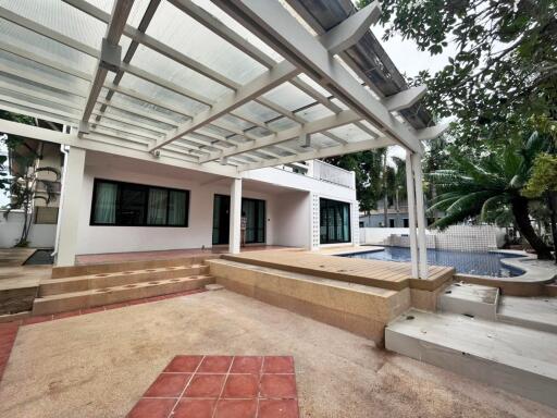 Beautiful 3 Bedrooms House in Pattaya for Sale