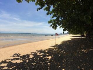 Land in Na Jomtien with 1,372 sqm. for sale