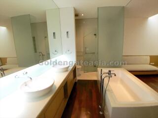 Spacious 2-Bedrooms condominium unit with big balcony - Domus Sukhumvit 16